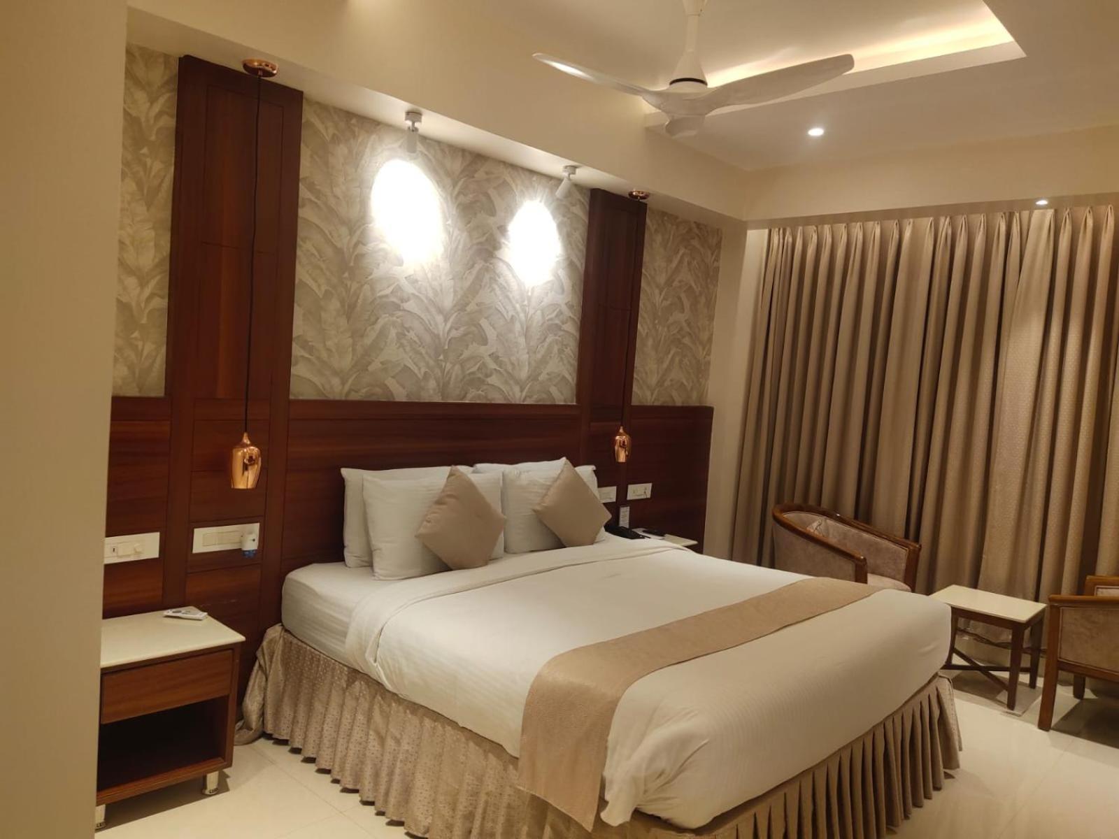 Hotel The Plaza Хайдарабад Экстерьер фото