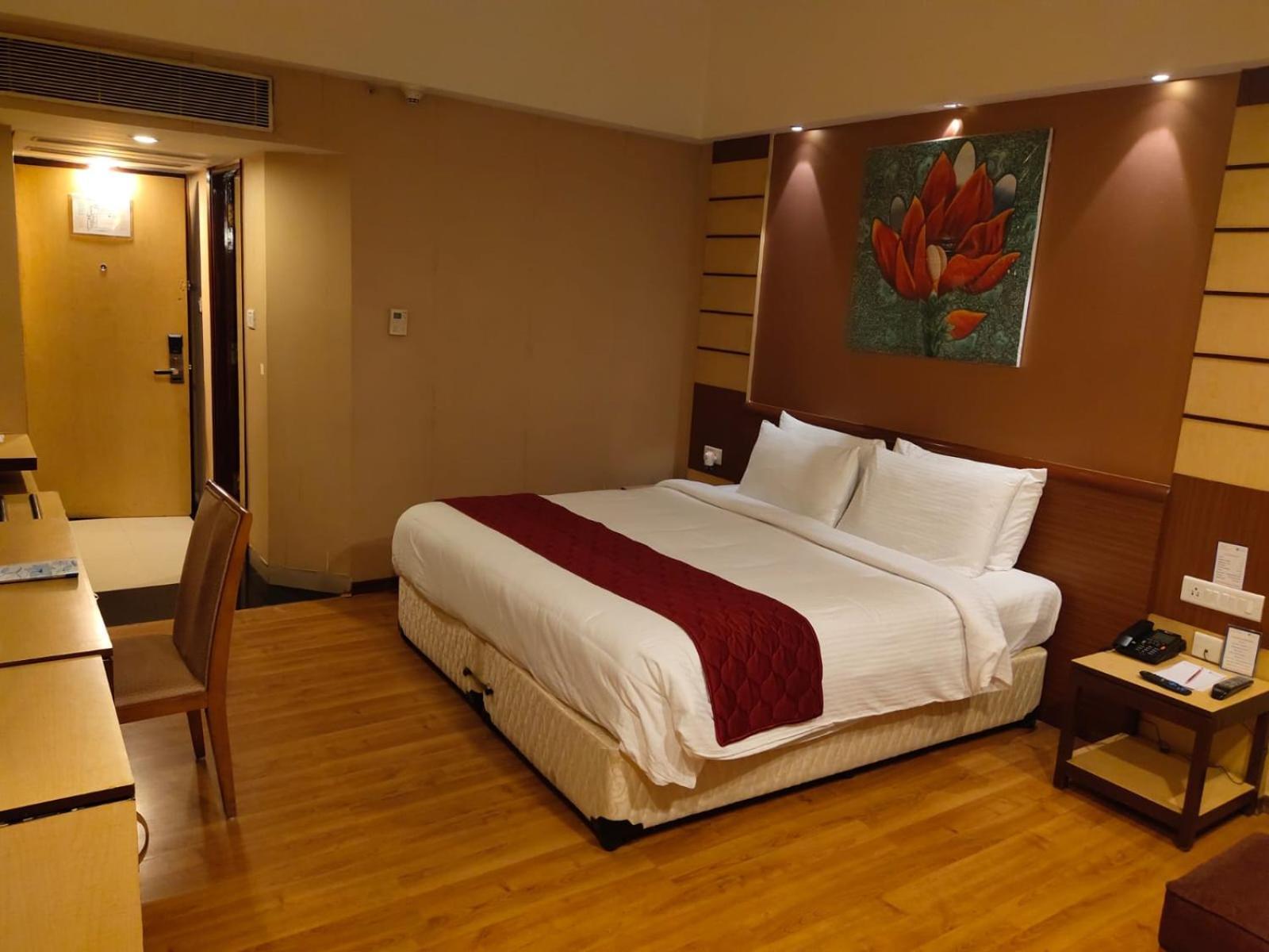 Hotel The Plaza Хайдарабад Экстерьер фото