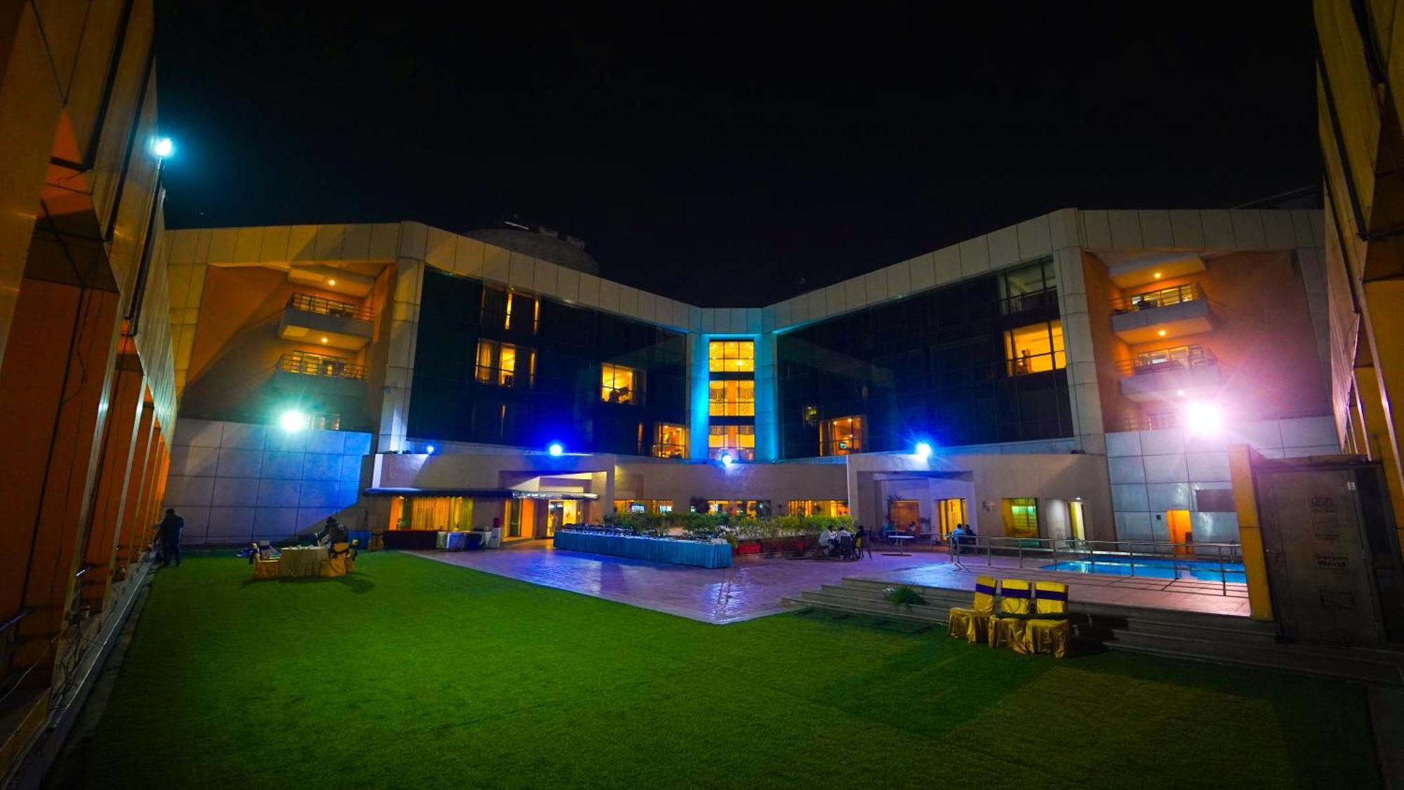 Hotel The Plaza Хайдарабад Экстерьер фото
